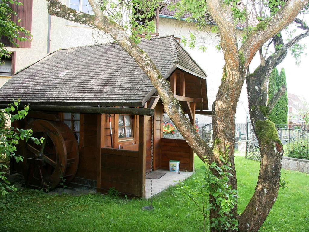 Pension Bader Лёффинген Экстерьер фото